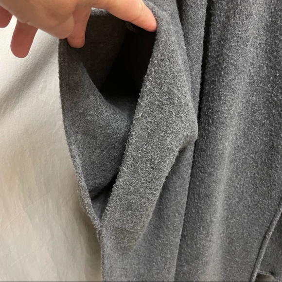 SOLD Grey Fleece Women’s Cape - Picture 6 of 9